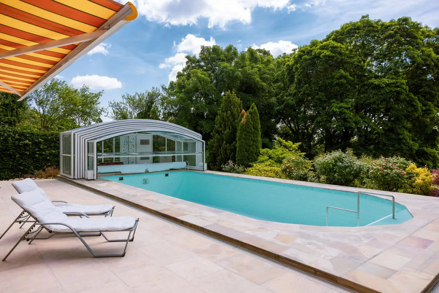 Luxuriöse Villa mit Panoramablick, Swimmingpool und großem Garten in Baden bei Wien