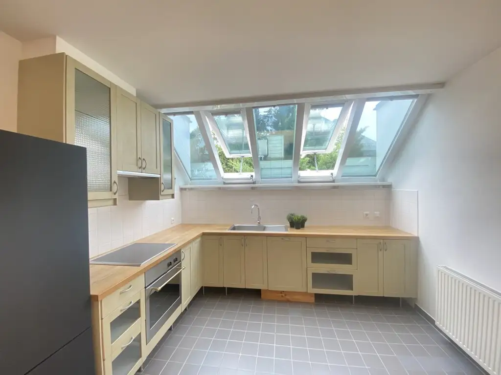 HIETZING - 2 Zimmer + BALKON in Ruhelage  I 1 Bedroom  Apartment + Balcony  INKLUSIVE TG PARKPLATZ