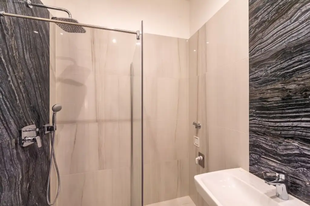 ++NEU++ Top-sanierte 2-Zimmer Altbau-Wohnung in aufstrebender Lage!
