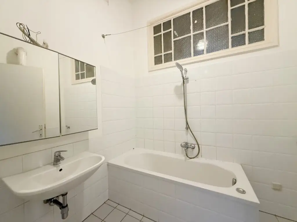 4-Zimmer-Wohnung in zentraler Lage Wiens – ideal geeignet als WG für 3 Studenten