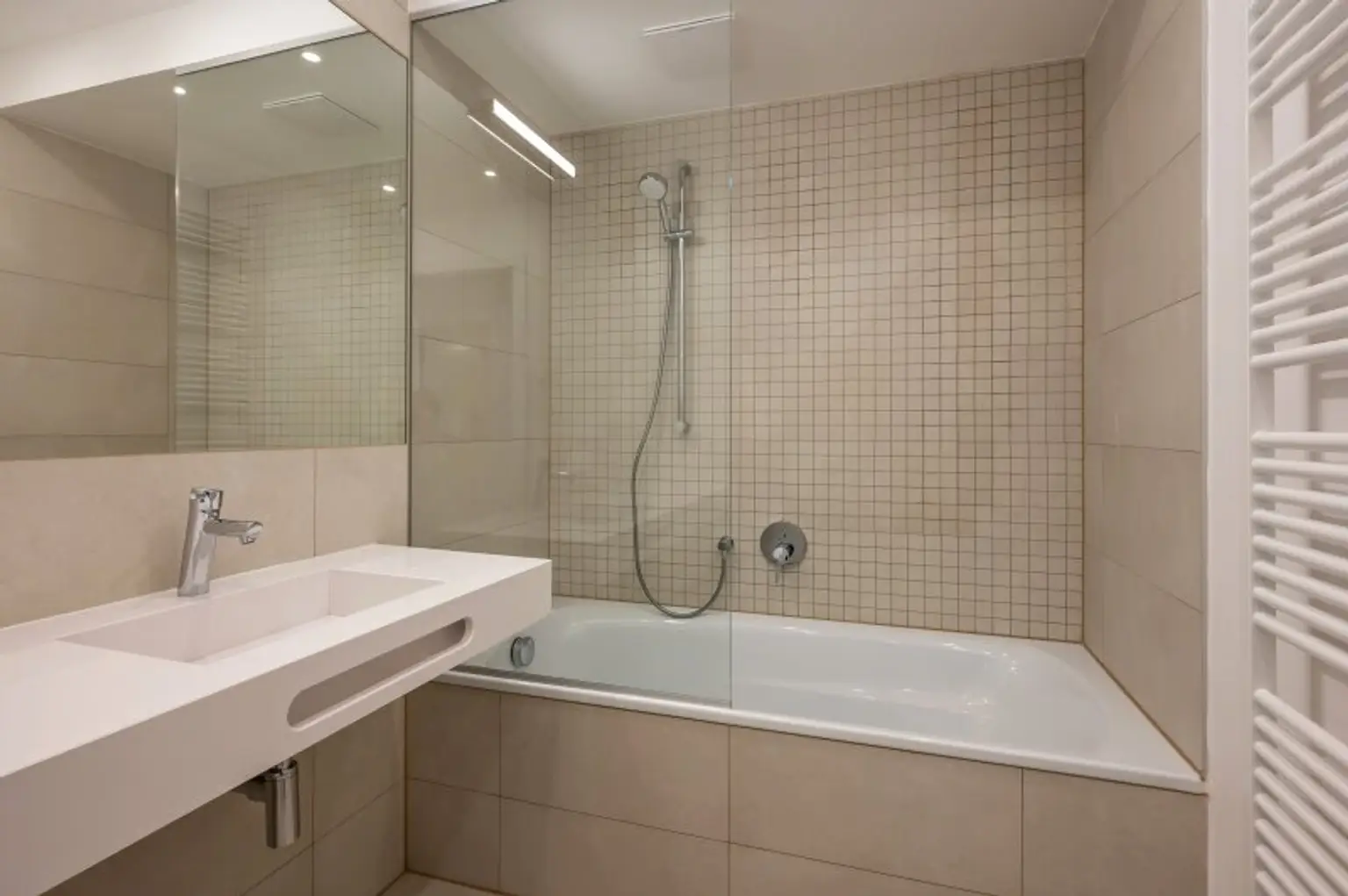 EDUART-Die Kunst des Wohnens: Hochwertiger 2-Zimmer NEUBAU-ZWEITBEZUG mit 15m² Garten und 10m² Terrasse! (8/7)