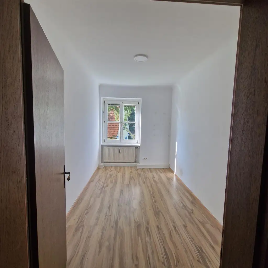 4-Zimmer-Wohnung im 1. Stock! Gartenmitbenützung! 1 Monat mietzinsfrei!