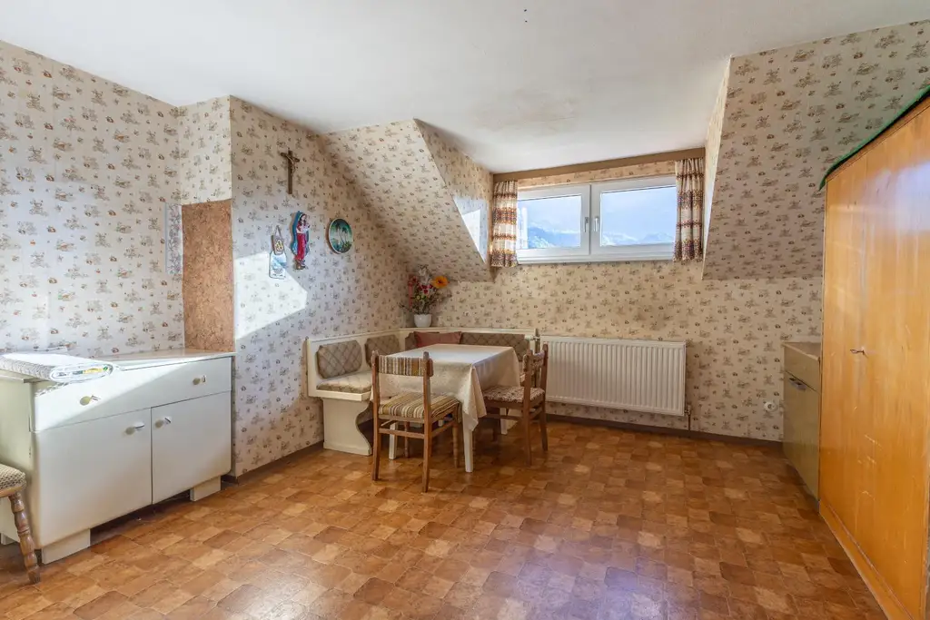 Ein- Zweifamilienhaus mit traumhaften Mittagskogelblick