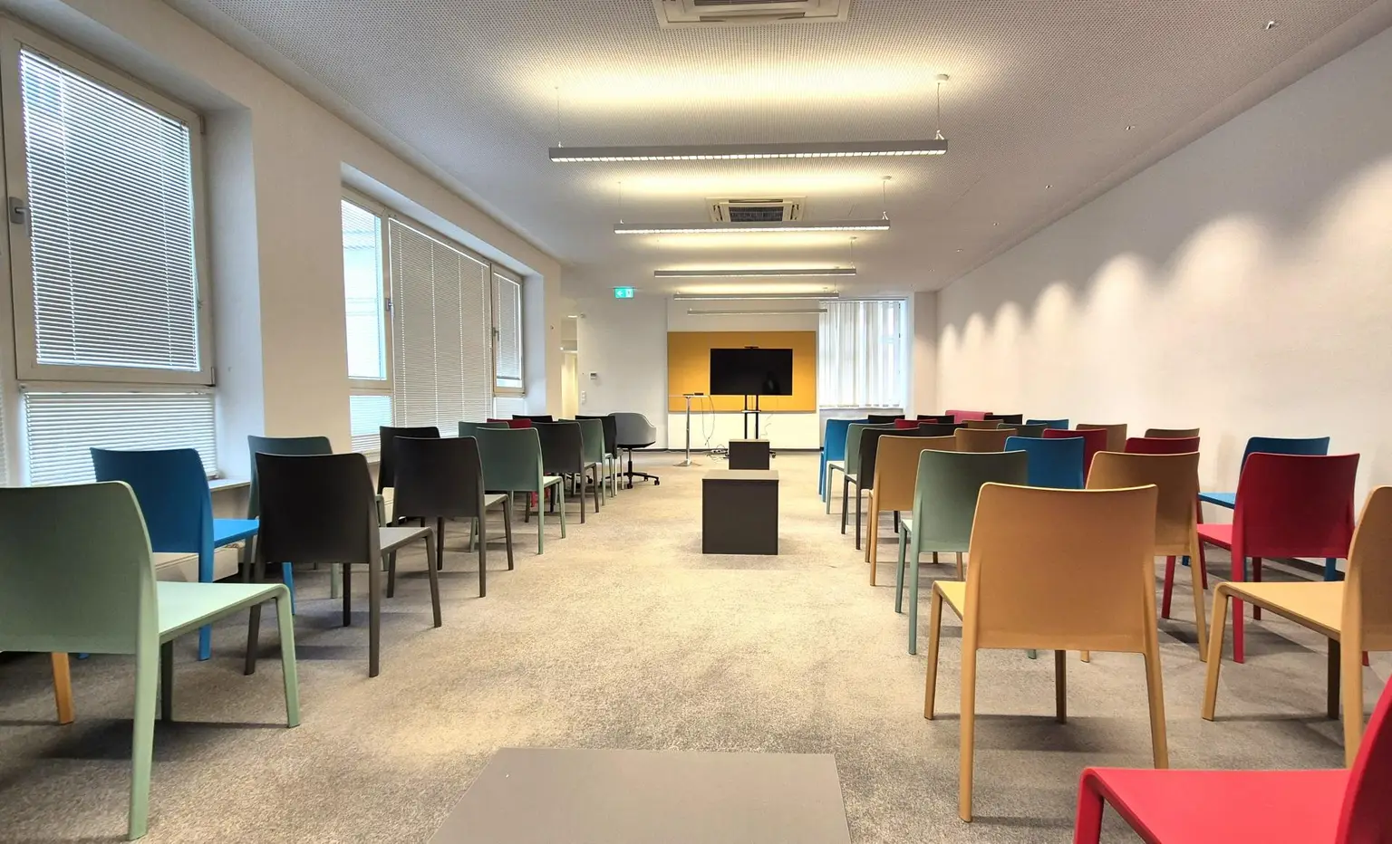 Saal-Großraumbüro Bild 2