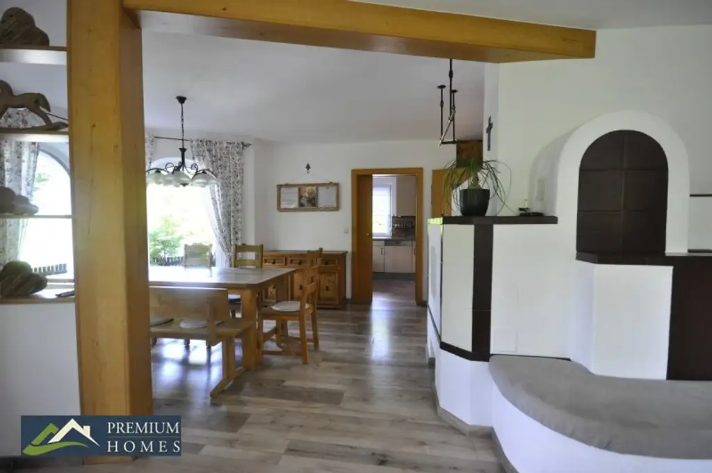 BREITENBACH am Inn - Großzügiges Einfamilienwohnhaus mit Terrasse, Balkon, Keller, Garage, zwei Carports, Garten, Gartenhaus, Geräte- und Holzschuppen