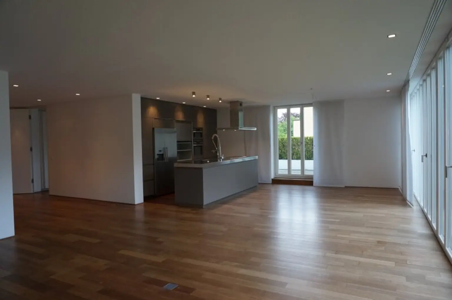 Modernes high-end Apartment großer Salon mit top Küche + 3 Schlafzimmer, Terrasse, Garage -  Exclusive 3 BR Apartment, Terrace, Parking - Сучасна елітна квартира з великою вітальнею, кухнею + 3 спальні, терасою, гаражем