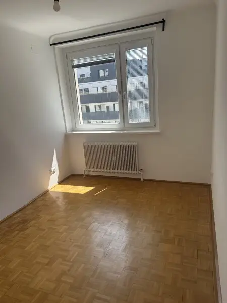 hofseitiges, ruhiges Zimmer