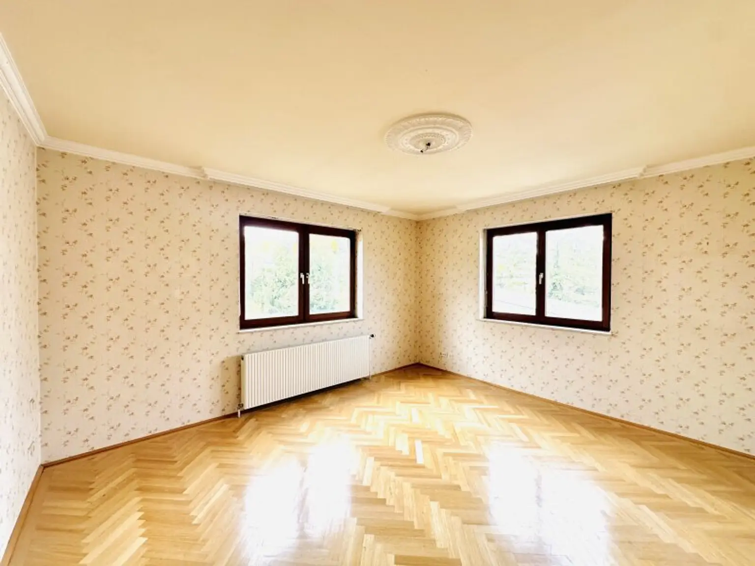 Sanierungsbedürftige Altbauvilla