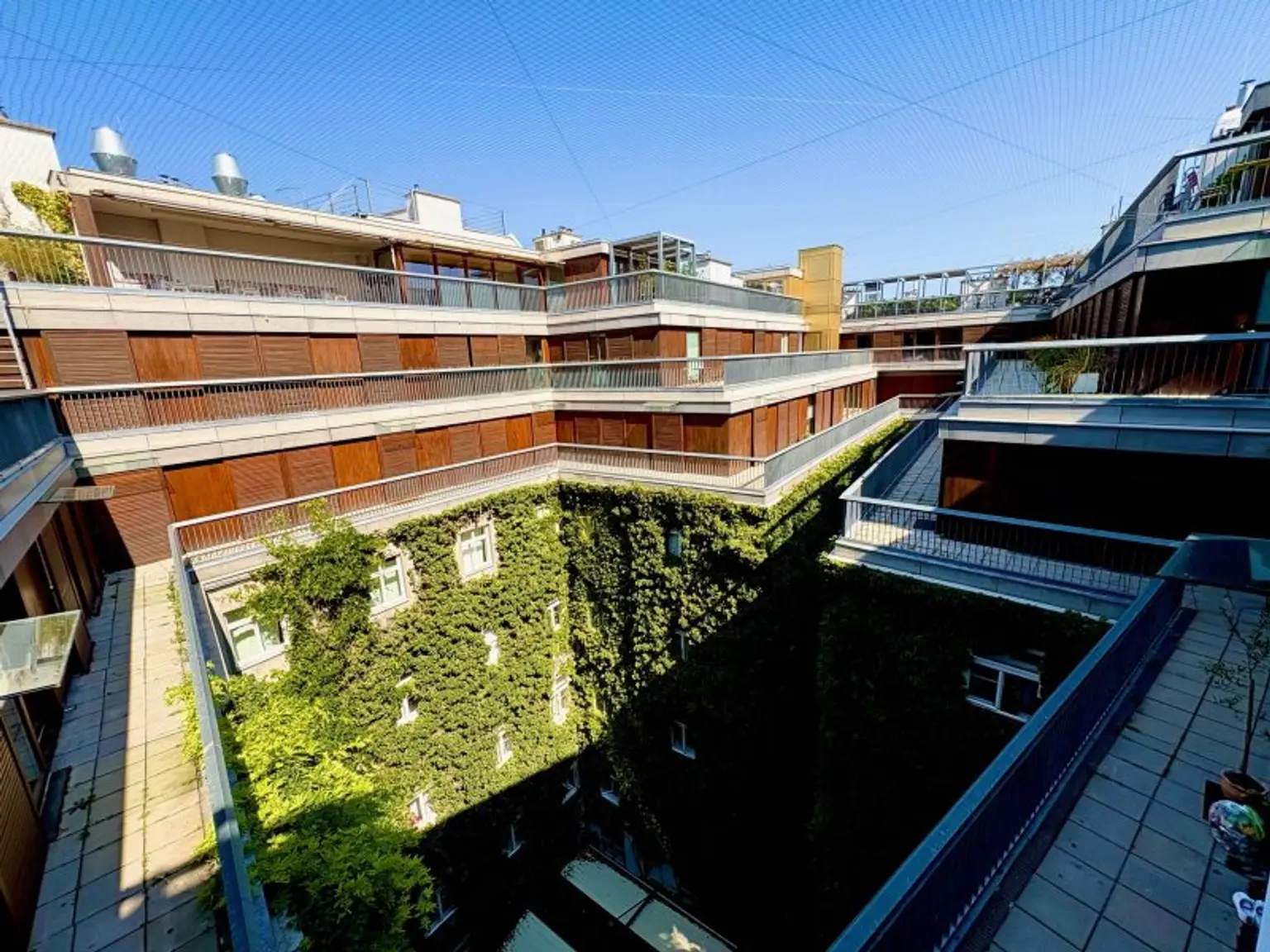 DG-WOHNUNG MIT PRIVATER TERRASSE NÄHE STEPHANSPLATZ