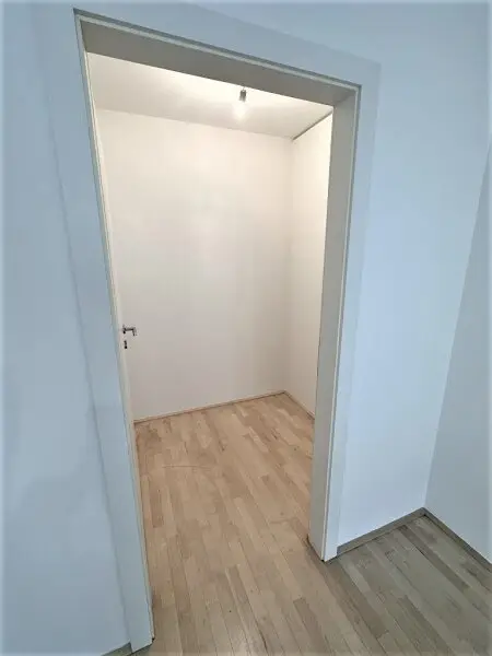 HÖRLGASSE, SCHLICKPLATZ, 45 m2 Neubau, Wohn-Esszimmer mit Kochnische, Schlafzimmer, Duschbad, 6. Liftstock