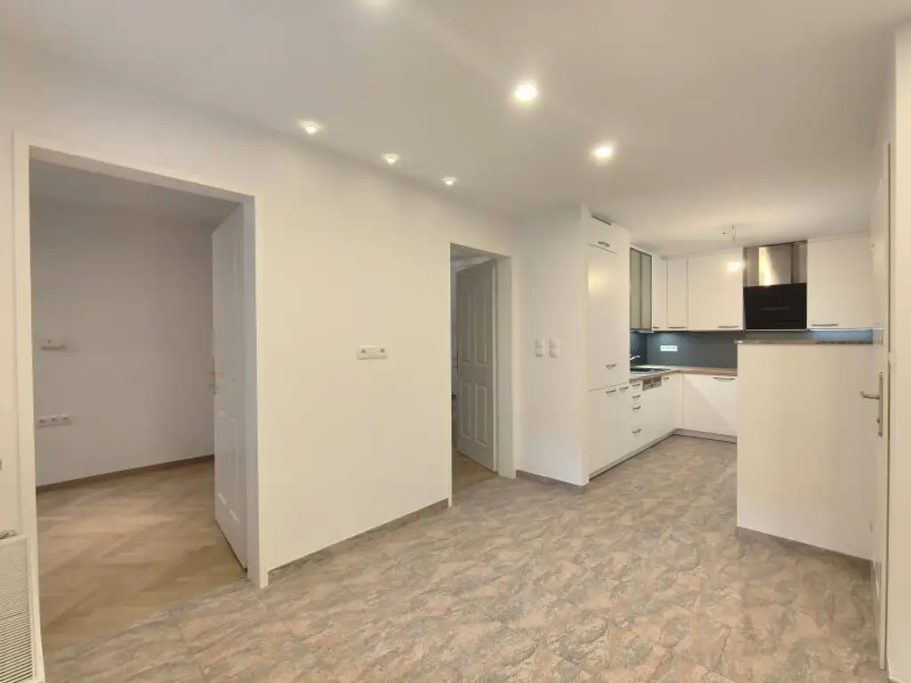 Für Ruhesuchende - 3-Zimmer-Dachgeschosswohnung im grünen 13. Bezirk – Nahe Lainzer Tiergarten