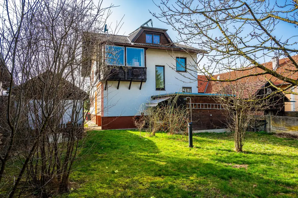EIN - ZWEIFAMILIENHAUS NÄHE NEULENGBACH