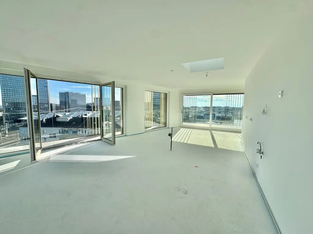 Luxus Pur: Penthouse directly at the main train station: Commission-free + Completion in October