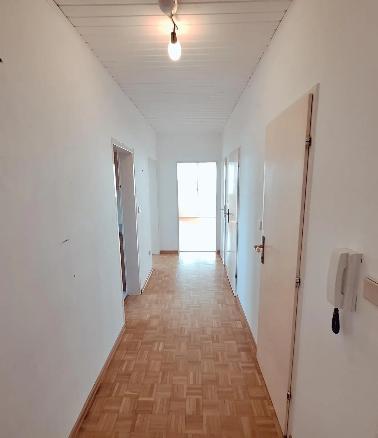 DREIZIMMER EIGENTUMSWOHNUNG INKL. LOGGIA