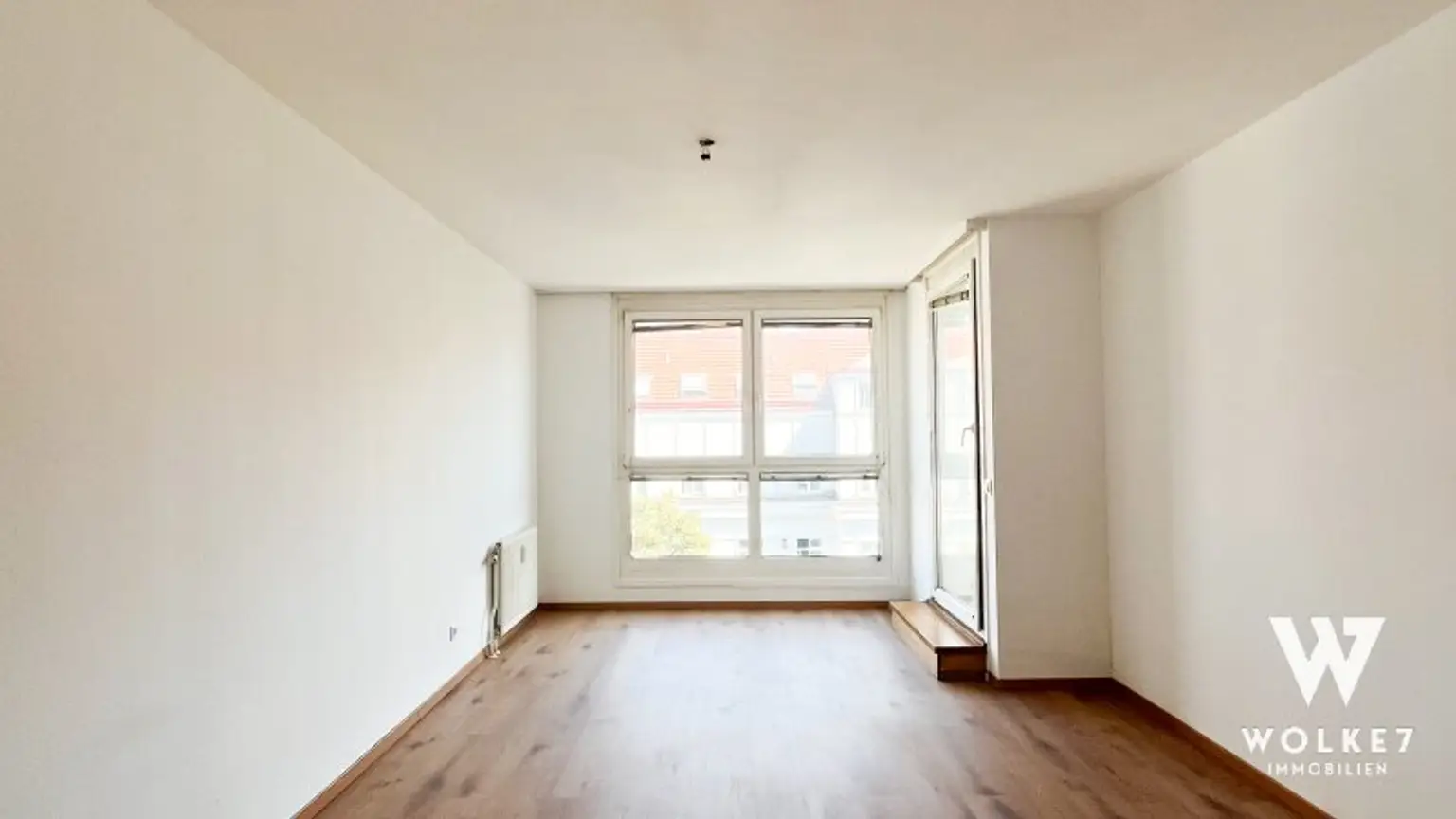 Helle und ruhige 4-Zimmer-Maisonette mit Loggia in Neubau I Nähe Donau
