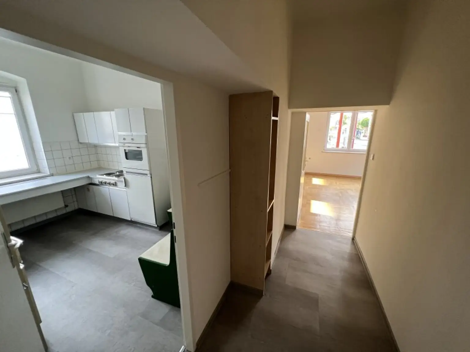 Top sanierte 4-Zimmer-Wohnung in der Neustadt - fußläufig zum Bahnhof und Krankenhaus!