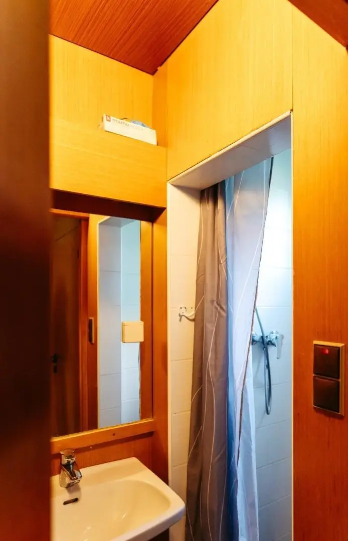 Badezimmer 2