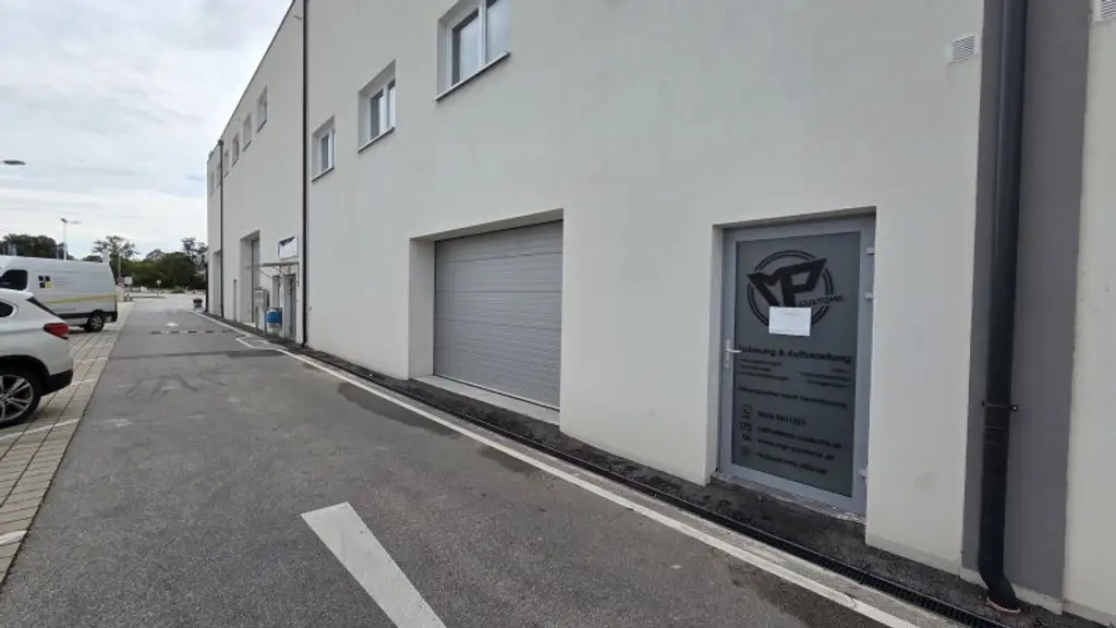 Gewerbehalle * automatisches Rolltor * 2 KFZ Abstellplätze*