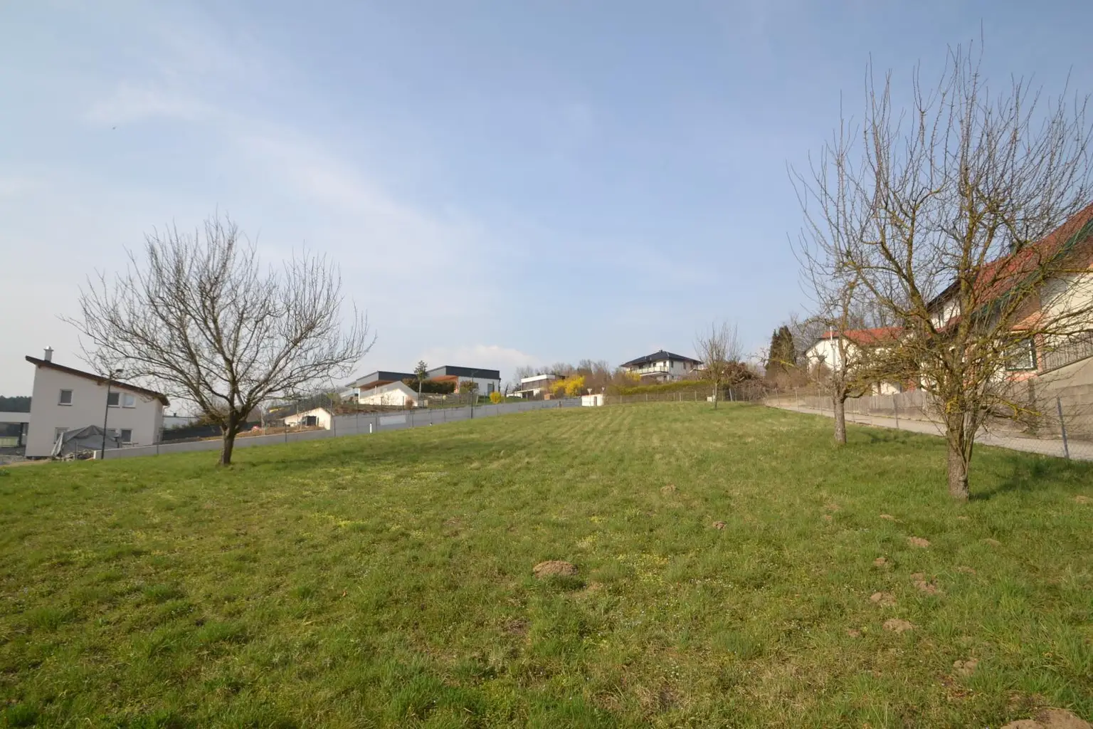 öffentliche Anschlüsse an der Grundgrenze