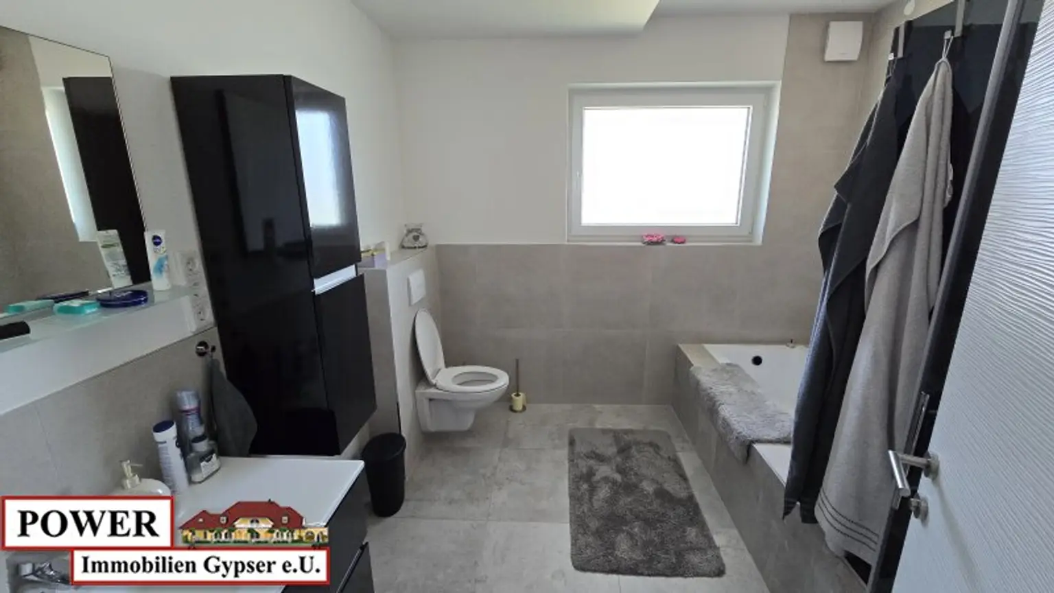 sofort zu beziehen ! Großzügiges, gemütliches Top Ausgestattetes Eckreihenhaus