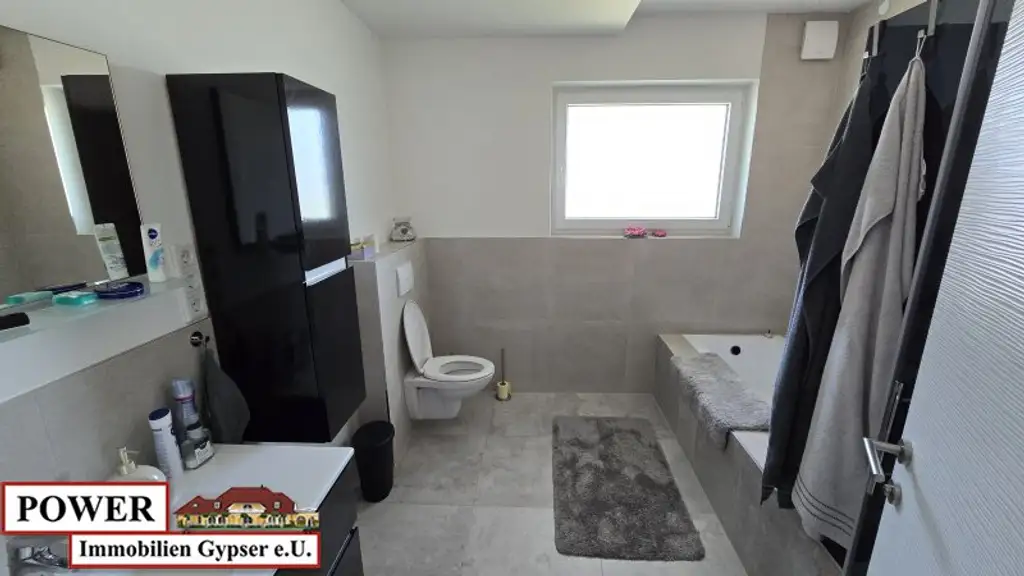 sofort zu beziehen ! Großzügiges, gemütliches Top Ausgestattetes Eckreihenhaus