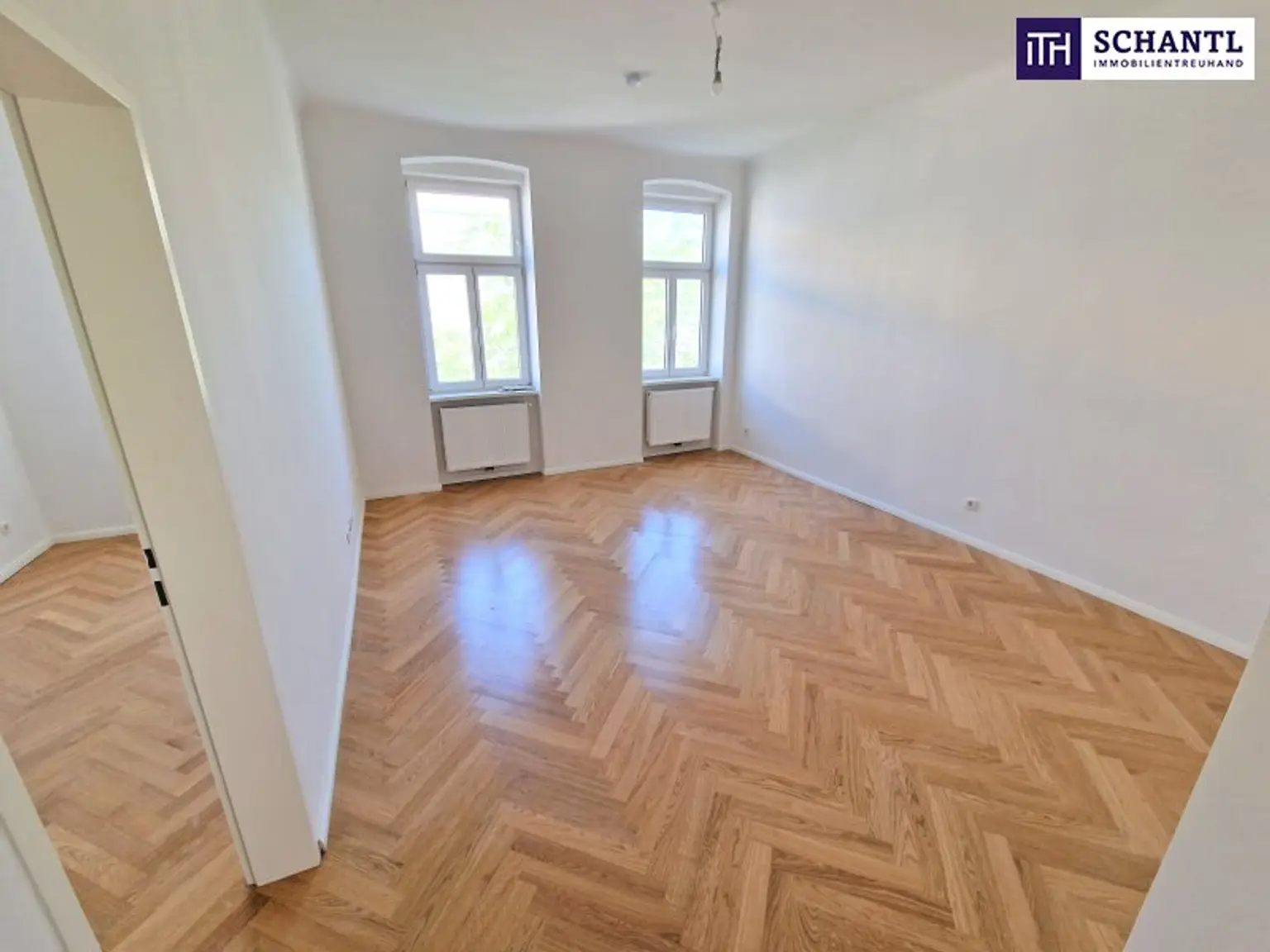 Lichtdurchflutete Räume, edler Fischgrätparkett und moderne Ausstattung - neu sanierte 2-Zimmer Wohnung + Traumhaftes Altbauhaus + 3.Liftstock + Beste Infrastruktur! Jetzt zugreifen!