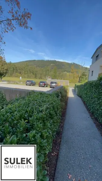 Attersee am Attersee: 2,5 Zimmer-Gartenwohnung mit Pool & Golfplatznähe – 250m zum Attersee | Jahresmiete