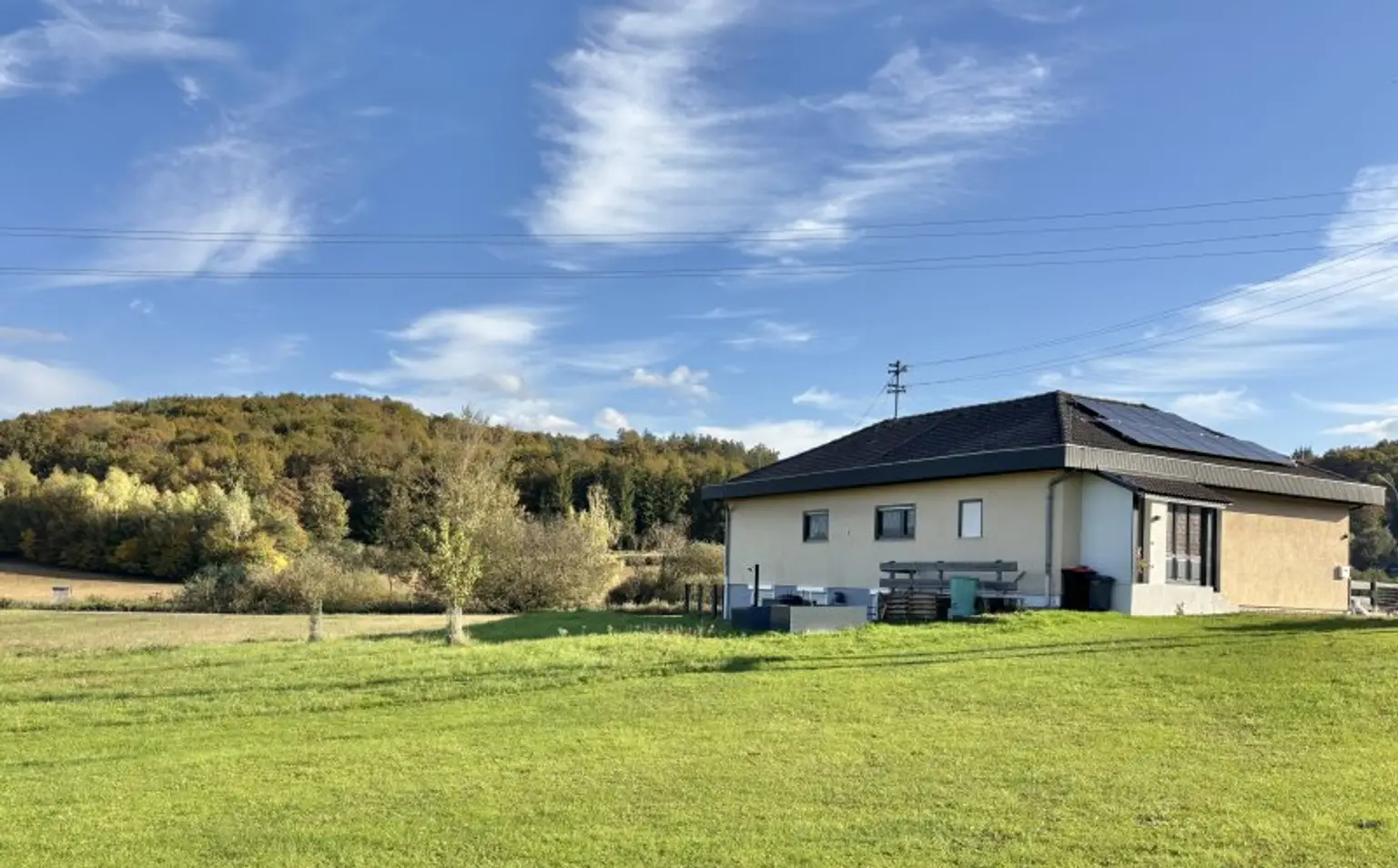 ** FAMILYS BEST **   Reinersdorf !! Bungalow mit ca. 122 m2 Wfl. in ruhiger, idyllischer Ortsrandlage mit ca. 1.200 m2 Eigengrund !!