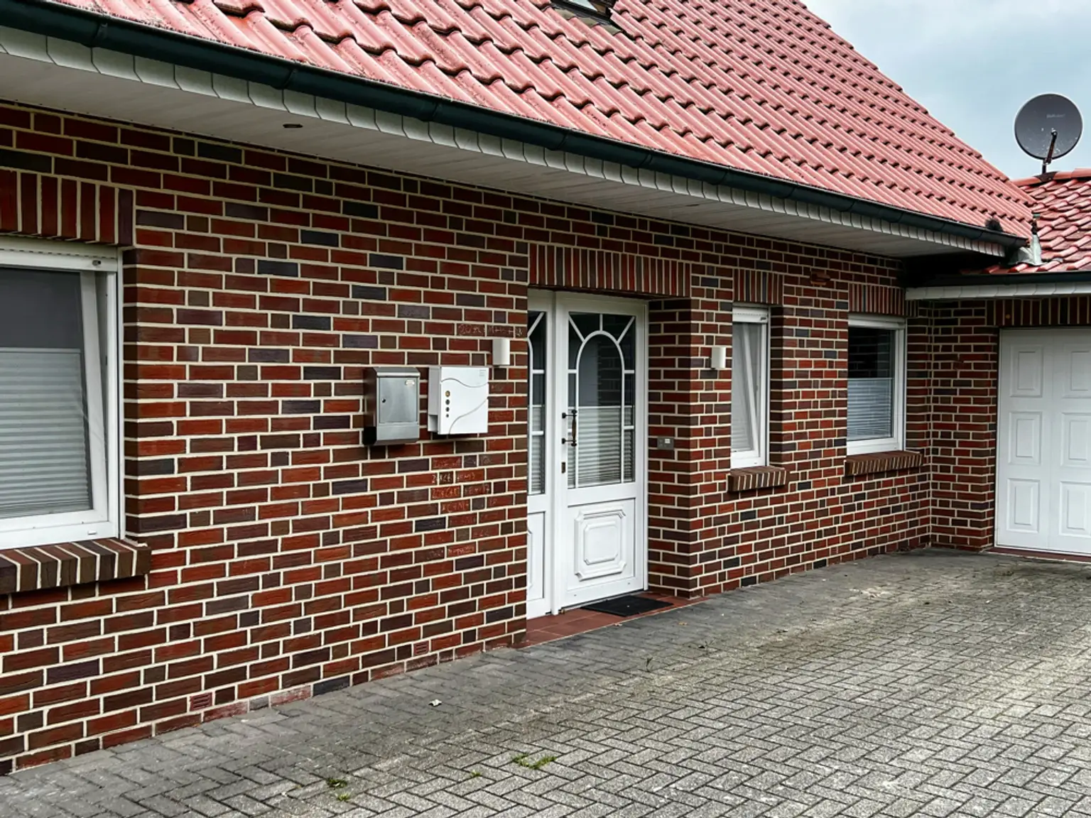 Viel Platz für Ihre Zukunft! Einfamilienhaus mit Einliegerwohnung!