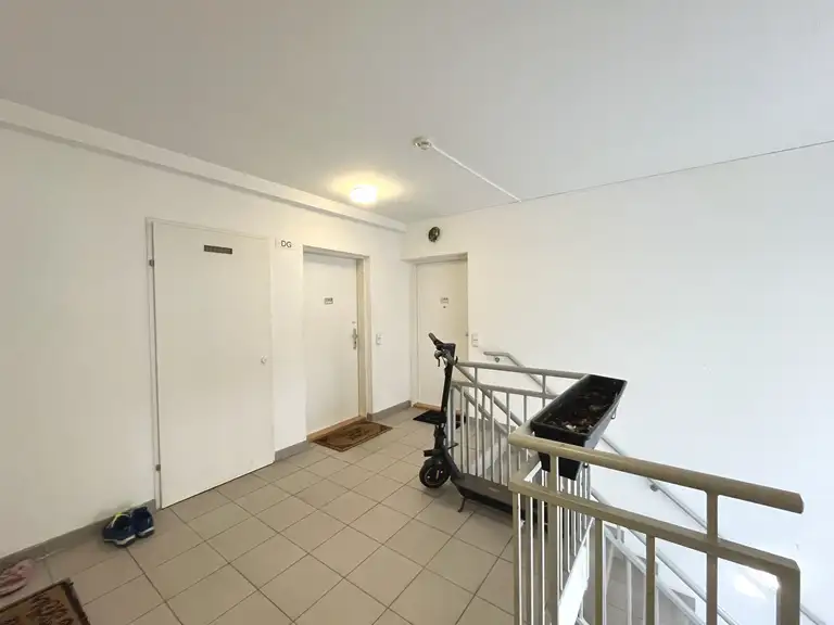 Stiegenhaus DG