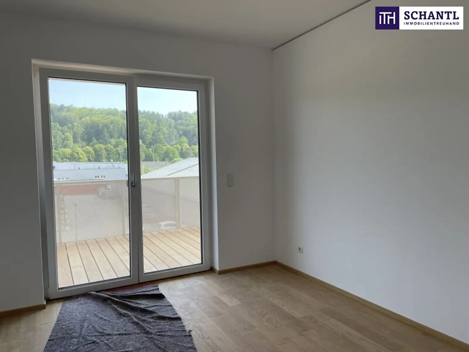 RIESIGE DACHTERRASSE + HOCHWERTIGE AUSSTATTUNG + SÜD/WEST Ausrichtung! + Tiefgarage! Nur 7 Min. von Graz entfernt!!
