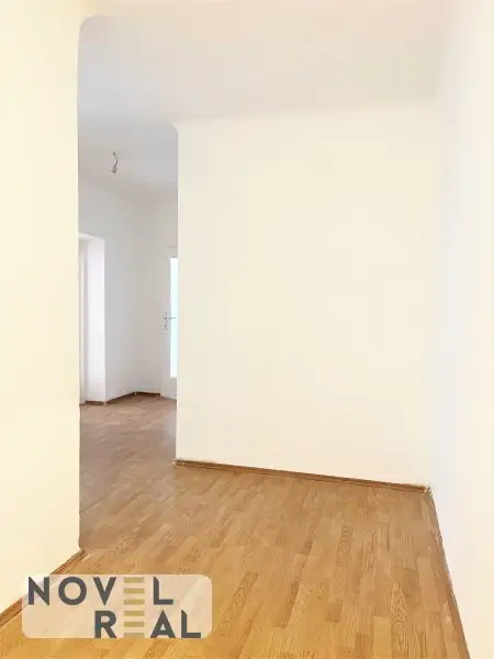Charmante und lichtdurchflutete Wohnung mit Loggia!!!