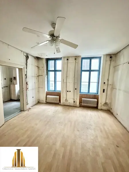 Top-Lage - 3. Liftstock! Renovierungsbedürftige Garconniere