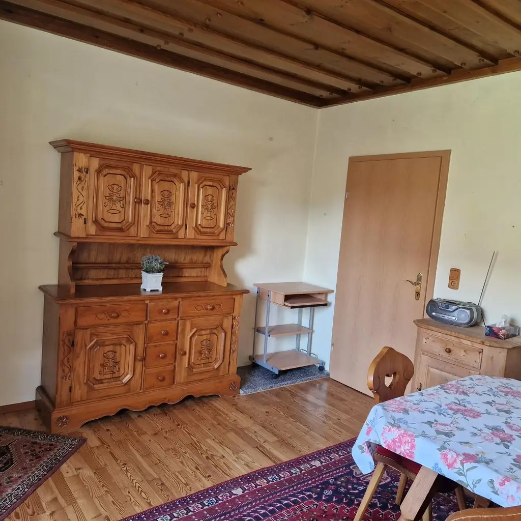 Gut aufgeteilte 3-Zimmer-Wohnung mit Terrasse und eigener Grünfläche