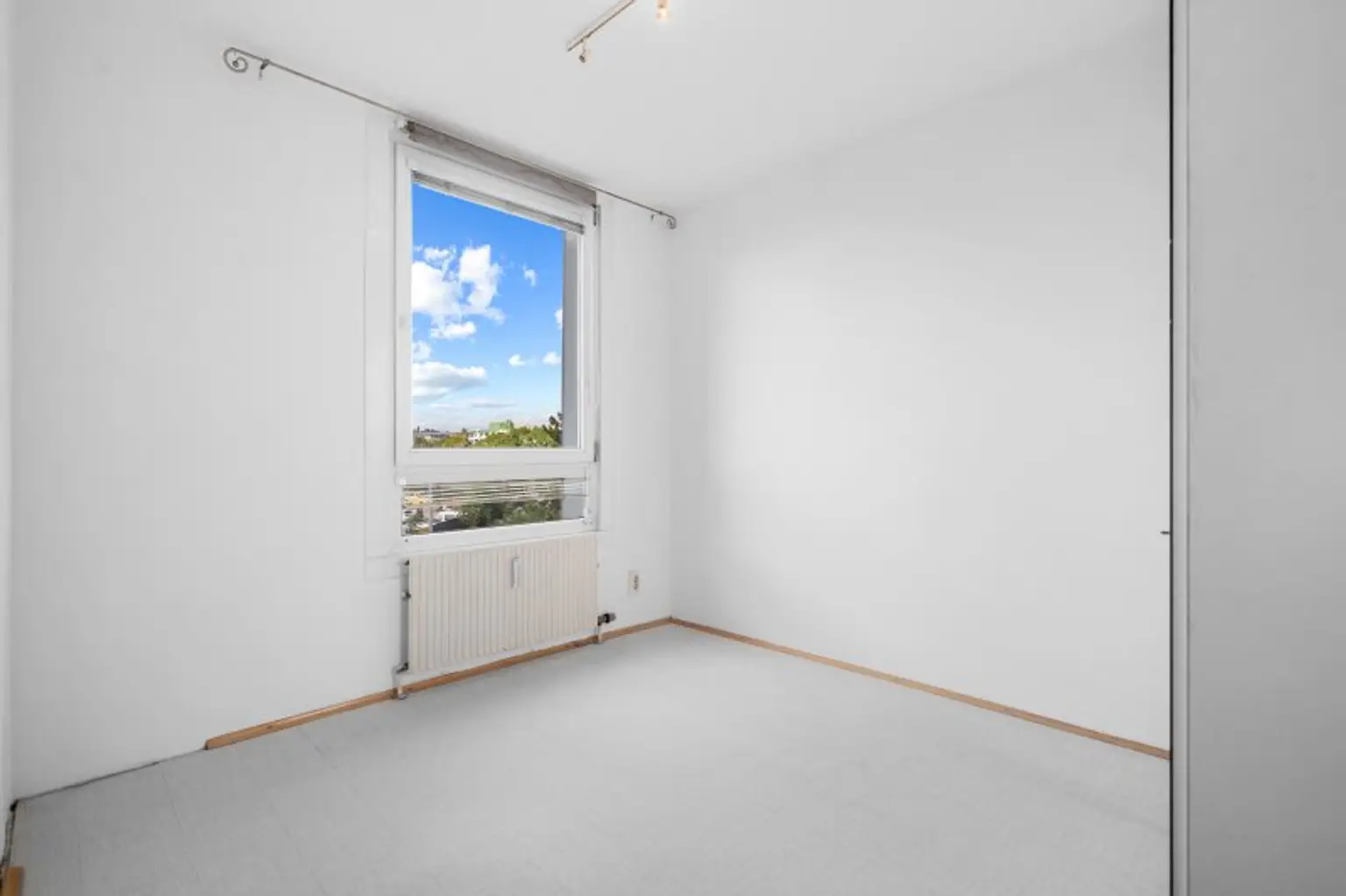 Helle 2-Zimmerwohnung in 1110 Wien, mit kleiner Loggia und perfekter Öffi Anbindung!