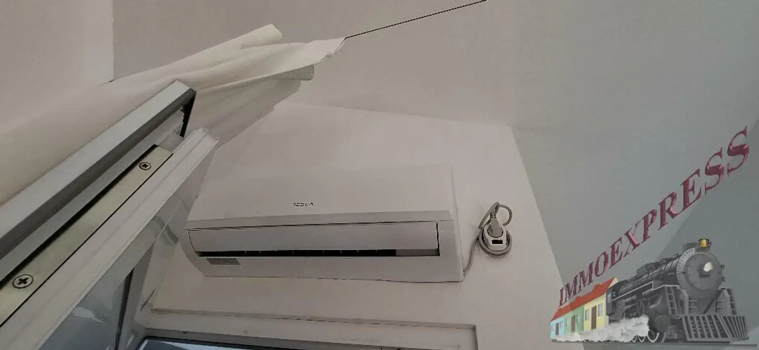 Wunderschöne Dachwohnung mit Klimaanlage in der Märzstraße Nähe S-Bahn - Einzug 1.12.25 unbefristeter Mietvertrag! Kein Lift im Haus!!!