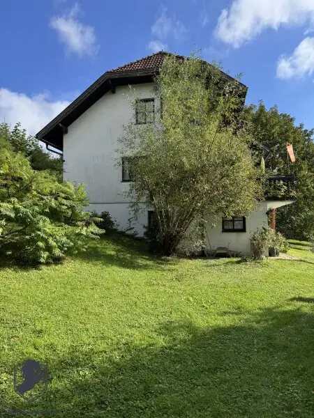 Einfamilienhaus mit großem Keller und traumhaftem Wald-Blick