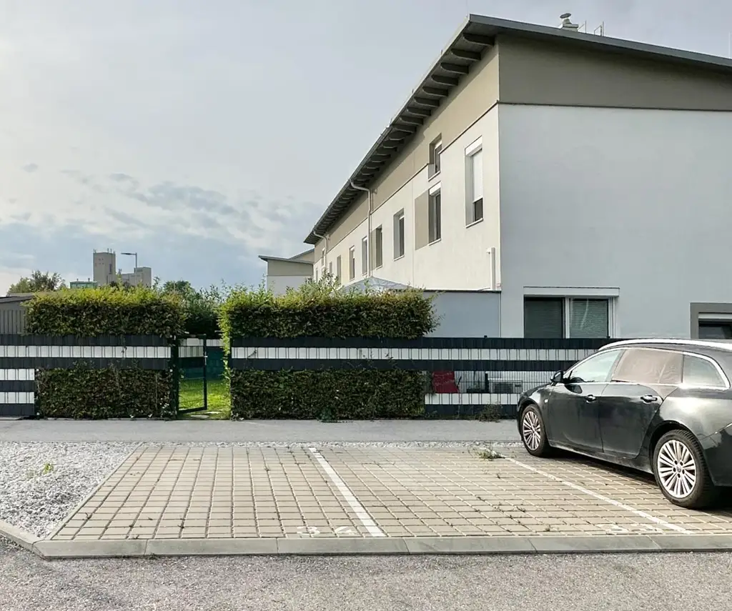 Modernes Reihenhaus mit guter Ausstattung, inkl. 2 Parkplätze