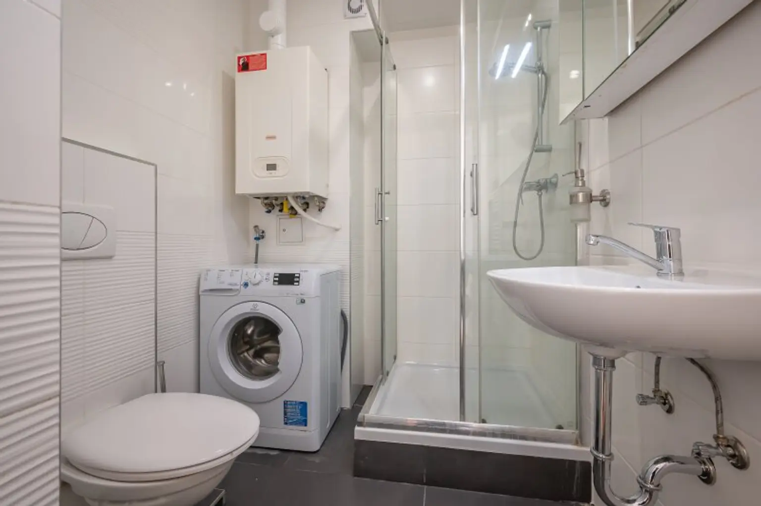 ++NEU++ Stylische Maisonette im Dachgeschoss – 3 Zimmer mit Sonnenterrasse