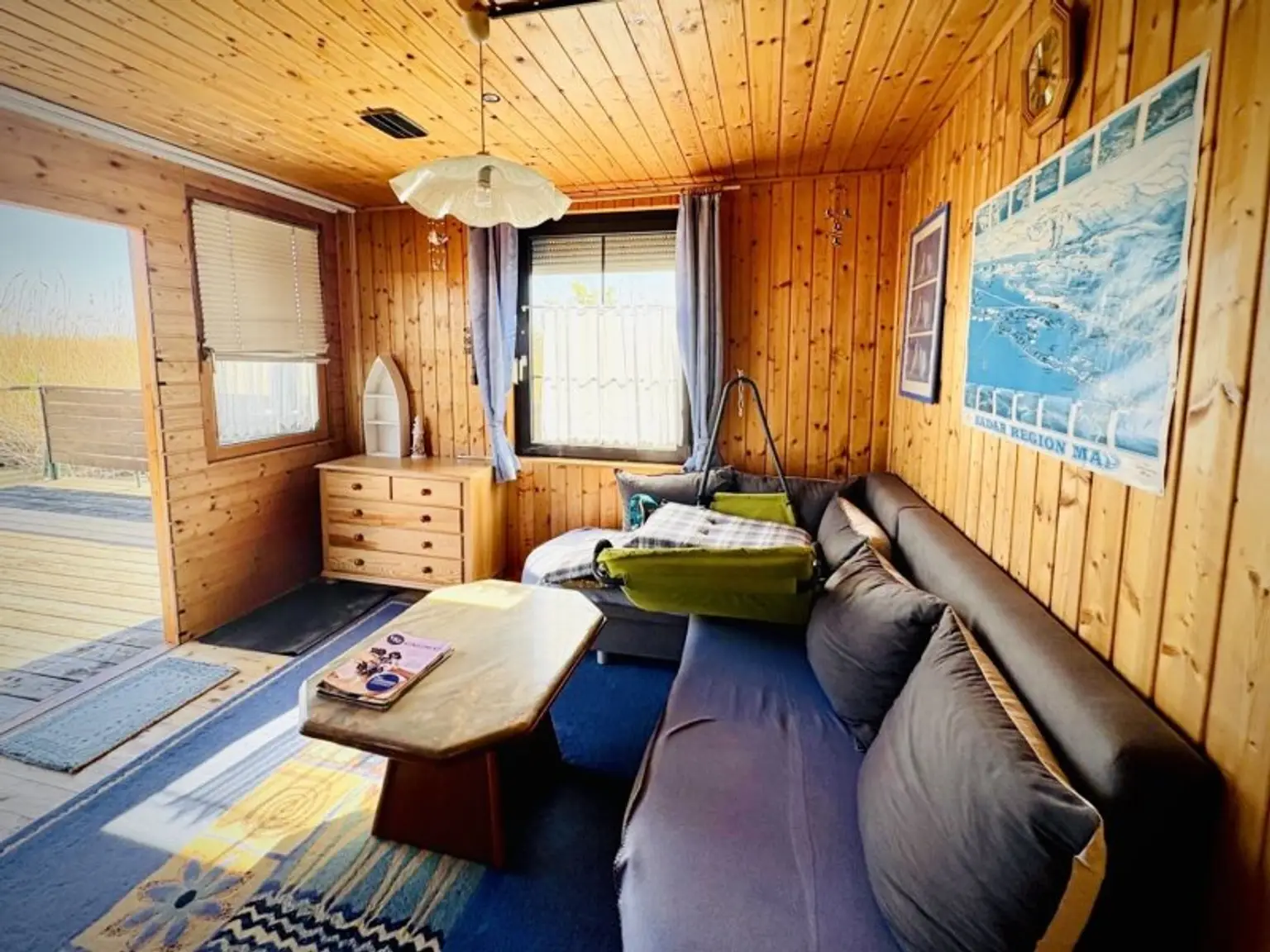 PRIVATSPHÄRE und FLIESSWASSER - FLACHDACHHÜTTE IN DER RUSTER BUCHT AUF PACHTGRUND ZU KAUFEN