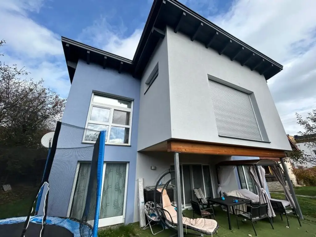 Feldkirchen Stadt - BJ 2018  ein Familien Haus 170 m² mit Garten und Carport mit 590 m² Grund– nähe medQuartier-Ärztehaus, HAK & BH Feldkirchen