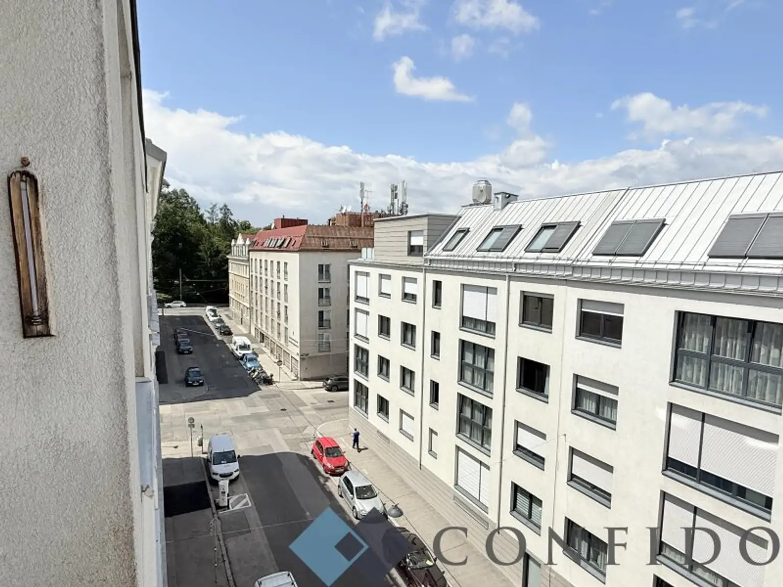 SANIER MICH - 2 Zimmerwohnung mit Potenzial in urbaner Lage nahe dem Schlosspark Schönbrunn!