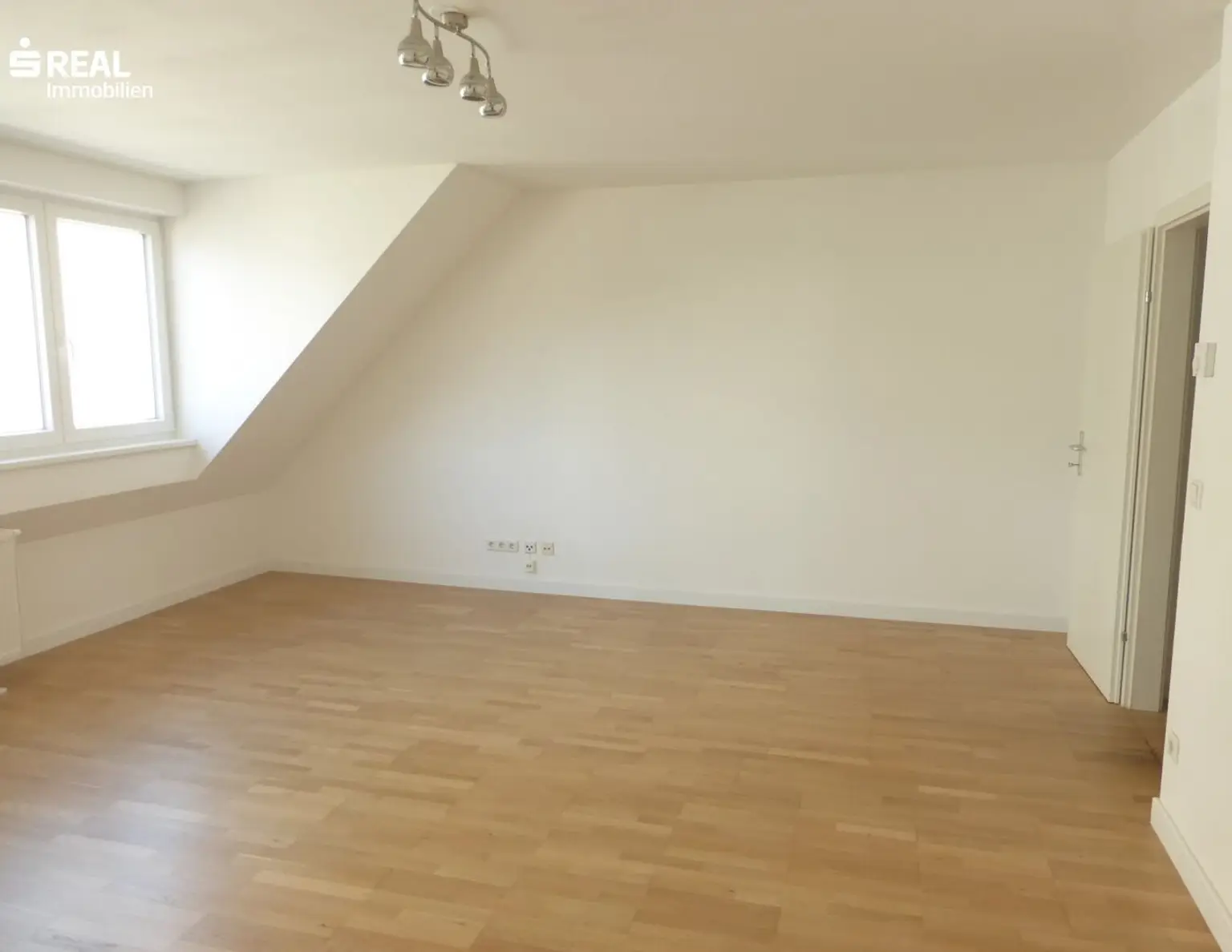Modernes City-Apartment mit Terrasse im 1. Dachgeschoß - ruhige, attraktive Lage im 6. Bezirk