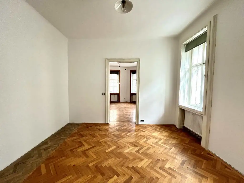 4 -Zimmer Altbauwohnung Nähe Cottageviertel