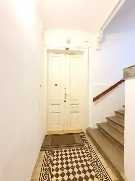 ++NEU++ ALTBAU-CHARME & Top-Lage!  2,5-Zimmer-Perle perfekt als Anlage beim Ebner-Eschenbach-Park!