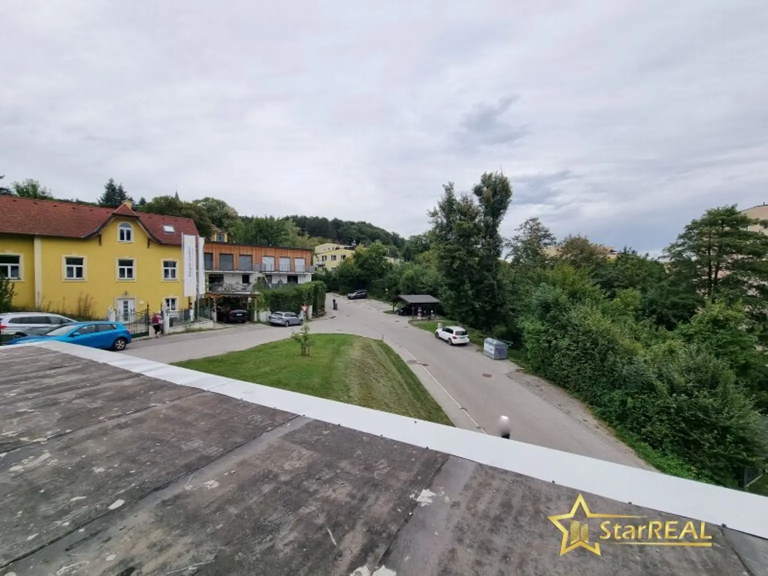 CHARMANTE LAGE IM ZENTRUM PRESSBAUM - LICHTDURCHFLUTETES ZIEGELHAUS MIT ZAHLREICHEN AUSSENFLÄCHEN UND FERNBLICK. Provisionsfrei für den Käufer.