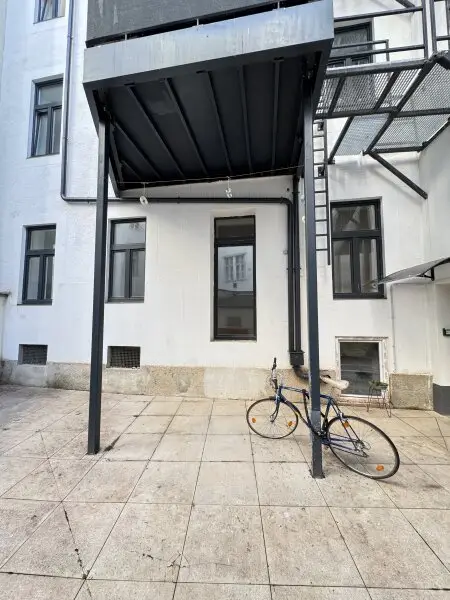 Exklusive 2-Zimmer-Terrassenwohnung im generalsanierten Altbau – Erstbezug mit hochwertiger Ausstattung in 1050 Wien