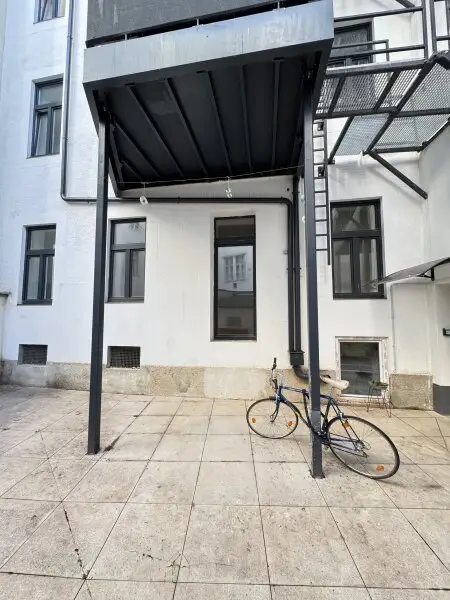 Exklusive 2-Zimmer-Terrassenwohnung im generalsanierten Altbau – Erstbezug mit hochwertiger Ausstattung in 1050 Wien