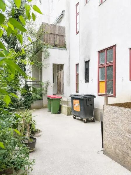 Perfekt für Eigennutzer oder Anleger – Leerstehende sanierungsbedürftige Altbauwohnung