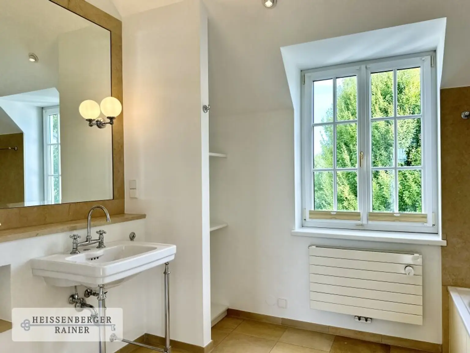 WOHNEN AM SEE /// REPRÄSENTATIV UND GROSSZÜGIG /// ELEGANTE SEEVILLA MIT ZWEI SEPARATEN EINHEITEN